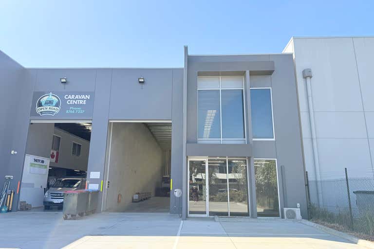 2/18 Remount Way Cranbourne West VIC 3977 - Image 1