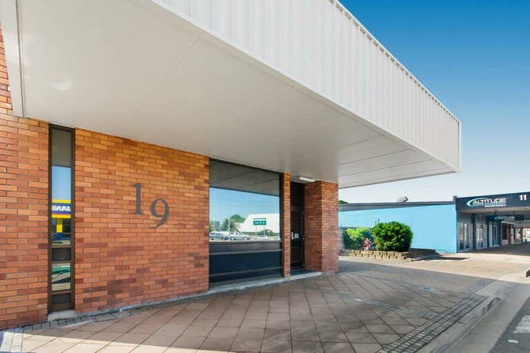 19 Ross River Road Mysterton QLD 4812 - Image 2