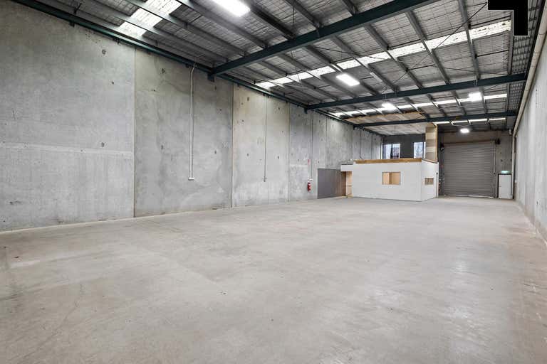 38 Longview Court Thomastown VIC 3074 - Image 2