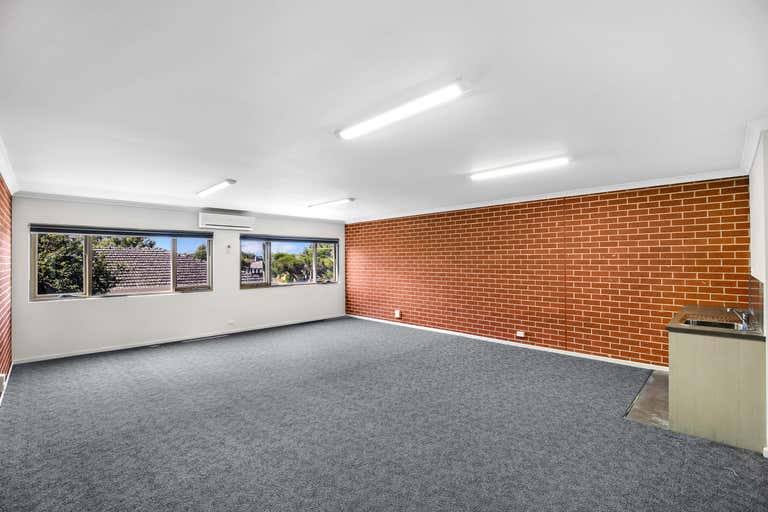 4 Pines way Craigieburn VIC 3064 - Image 2