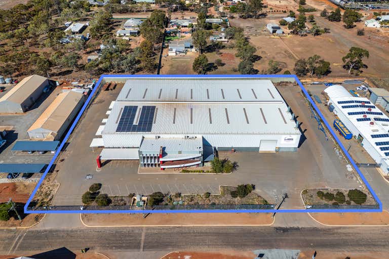 98 Byfield Street Northam WA 6401 - Image 2