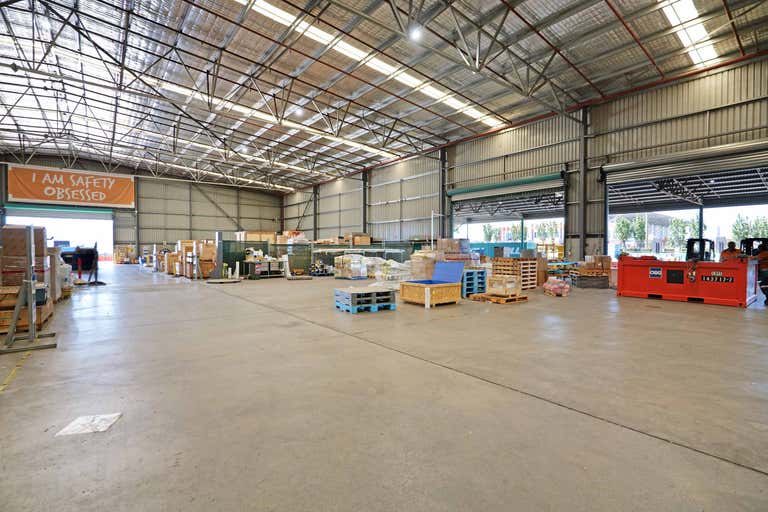 304 Berkshire Road Forrestfield WA 6058 - Image 2