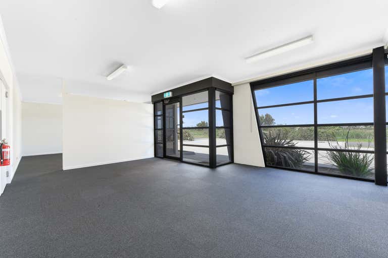 Unit 2, 54-56 Centre Road Hallam VIC 3803 - Image 2