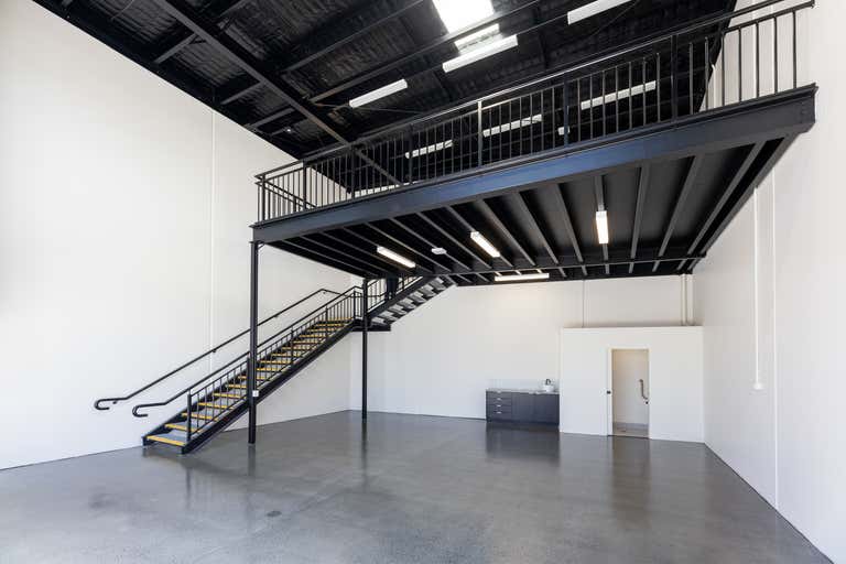 2/49 Leda Drive Burleigh Heads QLD 4220 - Image 2