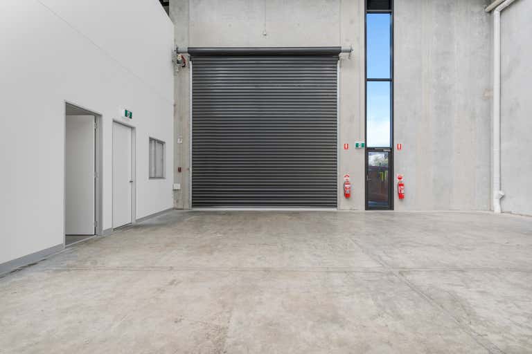 92 Yale Drive Epping VIC 3076 - Image 2