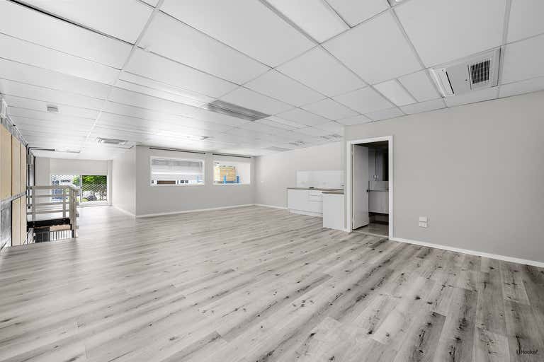 21/4 Fremantle Street Burleigh Heads QLD 4220 - Image 2