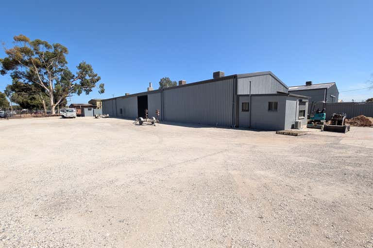 16 Bradpole Road Edinburgh North SA 5113 - Image 1