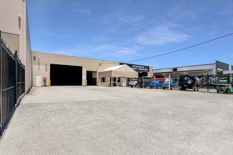 2/21-23 Piper Street Caboolture QLD 4510 - Image 2