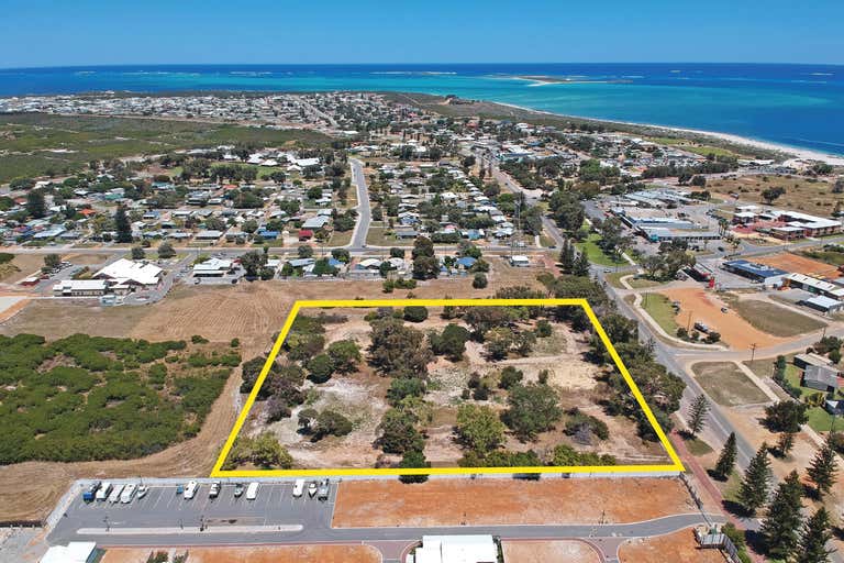 15 Bashford Street Jurien Bay WA 6516 - Image 2