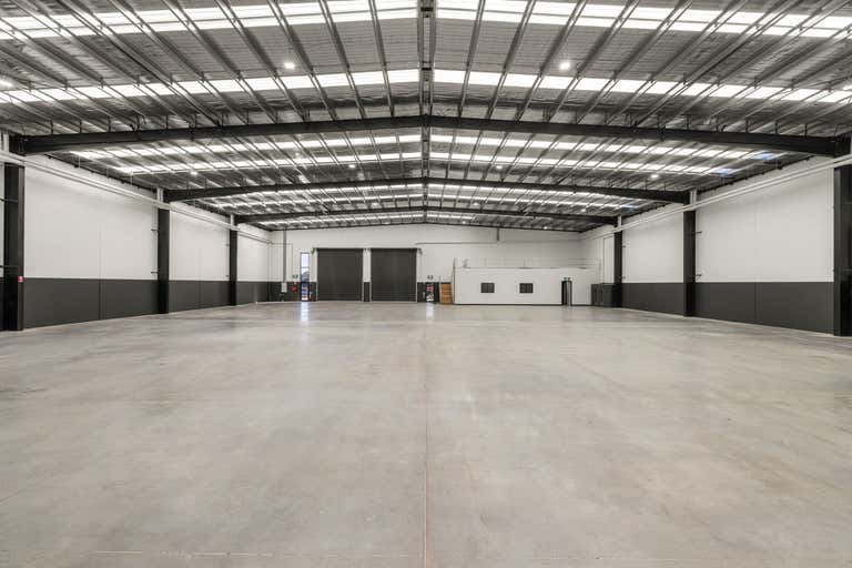 68 Reddish Close Epping VIC 3076 - Image 2