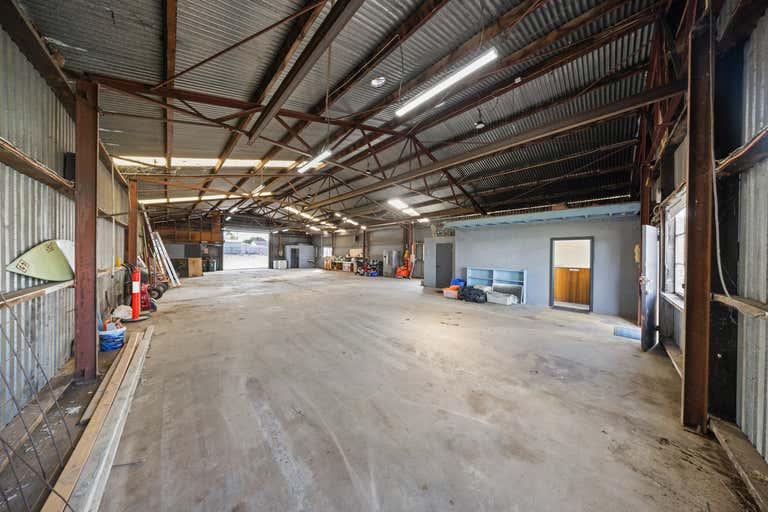 3 Invictus Court Sale VIC 3850 - Image 2