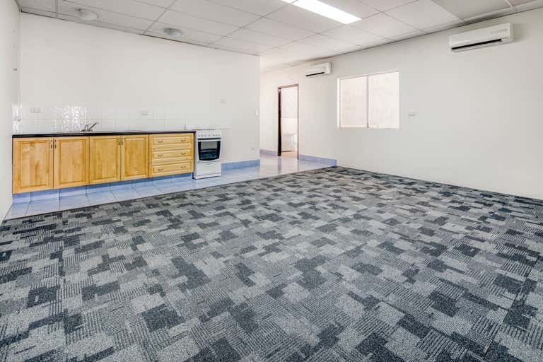 2/9 Stockwell Place Archerfield QLD 4108 - Image 2