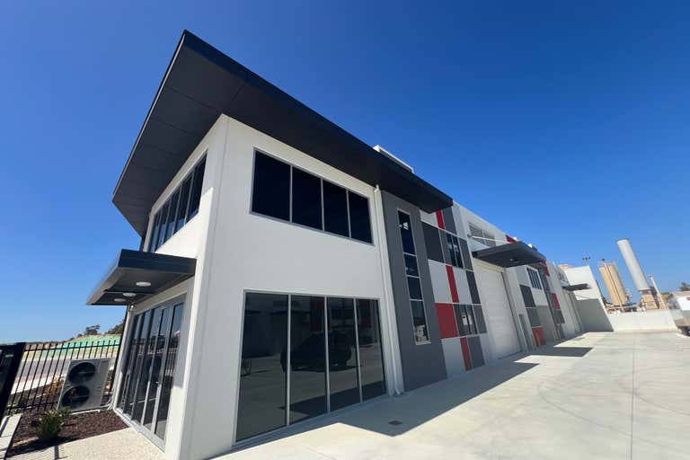 42 Pinnacle Drive Neerabup WA 6031 - Image 1