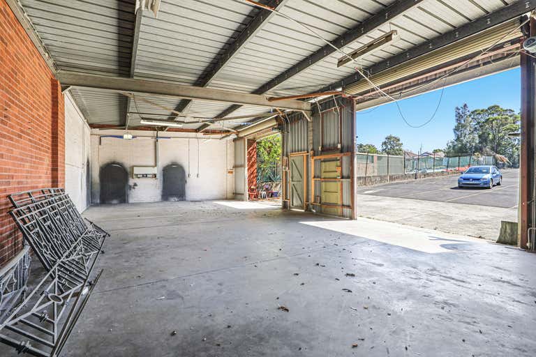 4/8 Old Spring Hill Road Coniston NSW 2500 - Image 2