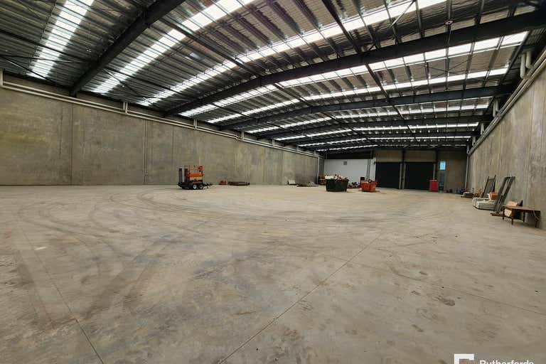 15 Fullarton Drive Epping VIC 3076 - Image 2