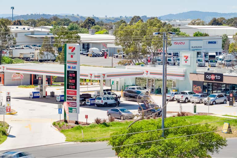 7-Eleven & Oporto, 196 Melbourne Road Wodonga VIC 3690 - Image 2