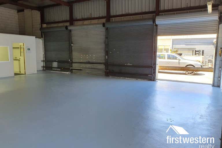 6/17 Prindiville Drive Wangara WA 6065 - Image 2