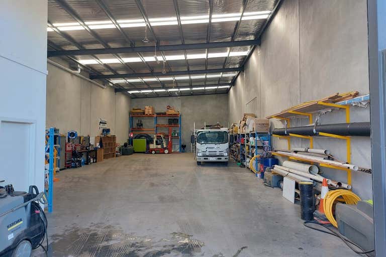 2/52 Barretta Road Ravenhall VIC 3023 - Image 2