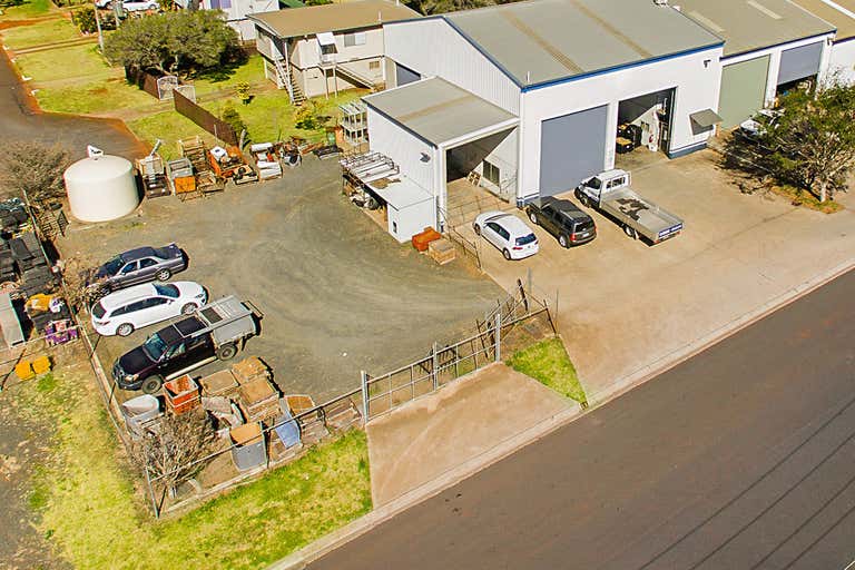 2/303 Taylor Street Wilsonton QLD 4350 - Image 1