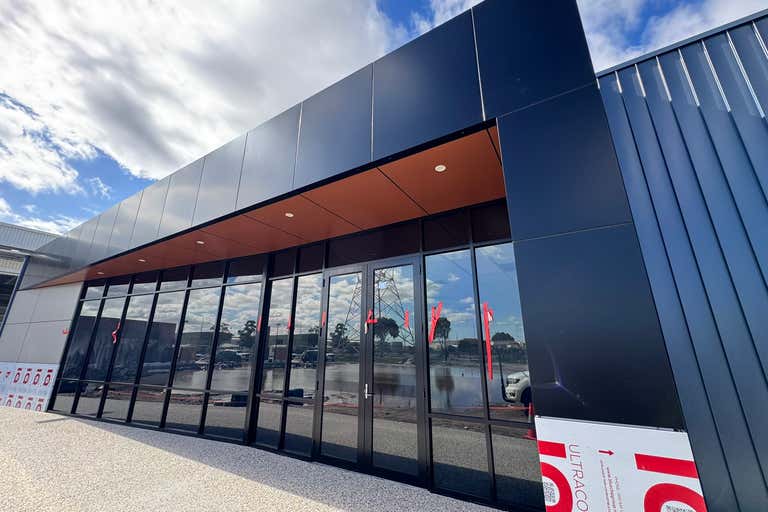 2/460 Bushmead Road Hazelmere WA 6055 - Image 1