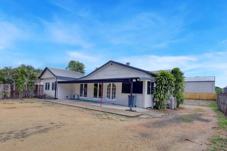 24 Magazine Street Stratford QLD 4870 - Image 2