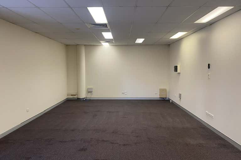 8/18 Third Avenue Blacktown NSW 2148 - Image 2