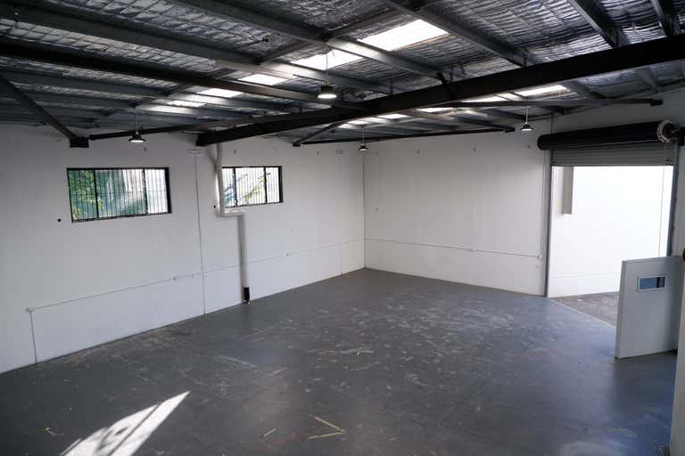 4/33 Expansion Street Molendinar QLD 4214 - Image 2