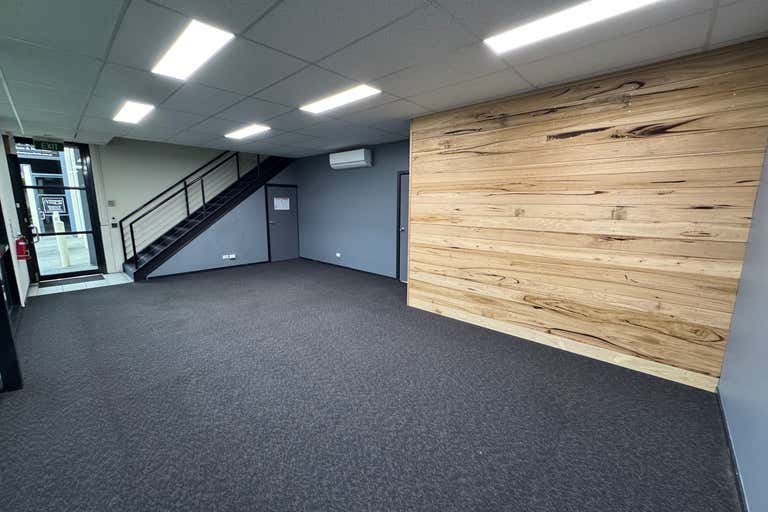 5/21 Howleys Road Notting Hill VIC 3168 - Image 2