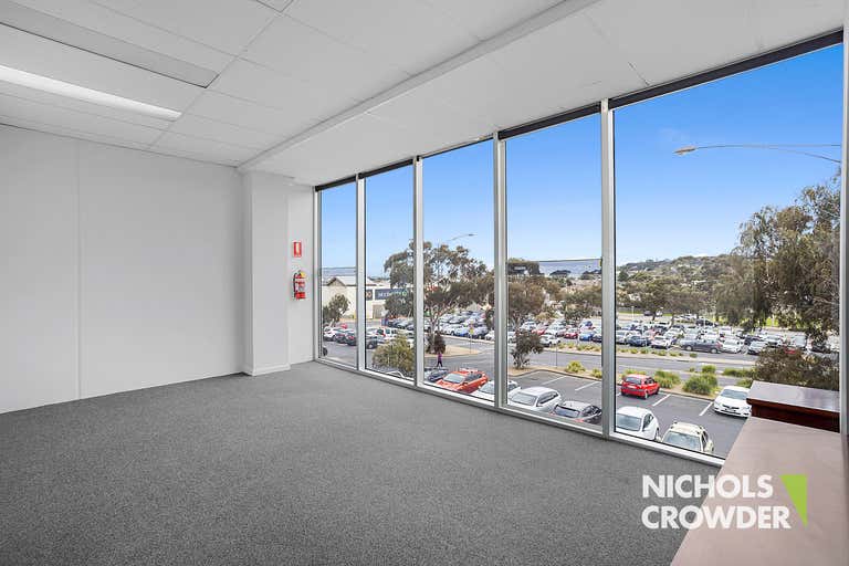 1/70 McLaren Place Mornington VIC 3931 - Image 2