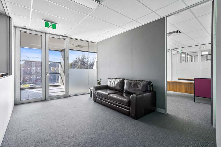 11/315 Main Street Mornington VIC 3931 - Image 2