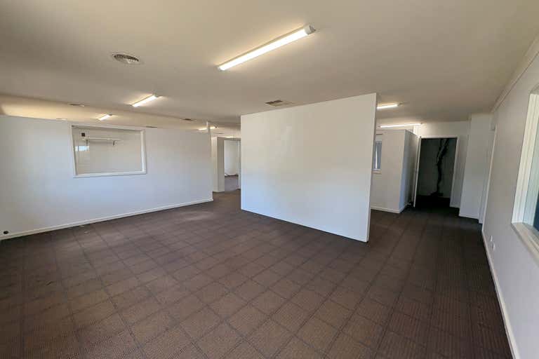 2 & 4/48 Conrad Place Lavington NSW 2641 - Image 2