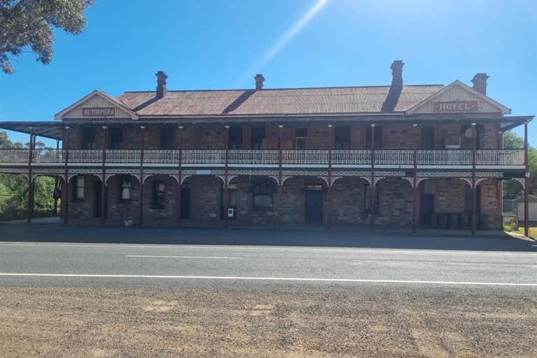 Hotel Shirley, 25 Baylis St Bethungra NSW 2590 - Image 1