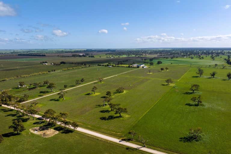 Ladbroke Grove Winery 14487 Riddoch Highway Coonawarra SA 5263 - Image 2