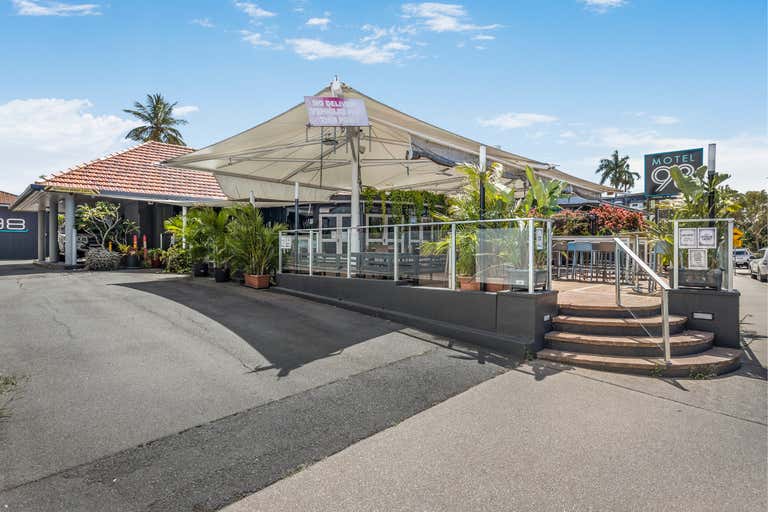 Motel 98, 98 Victoria Parade Rockhampton City QLD 4700 - Image 1