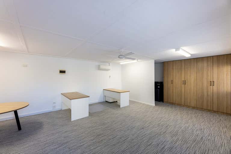 3/5 Park Avenue Burleigh Heads QLD 4220 - Image 2