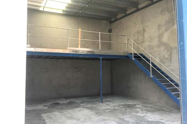 21 Middle Road Hillcrest QLD 4118 - Image 2