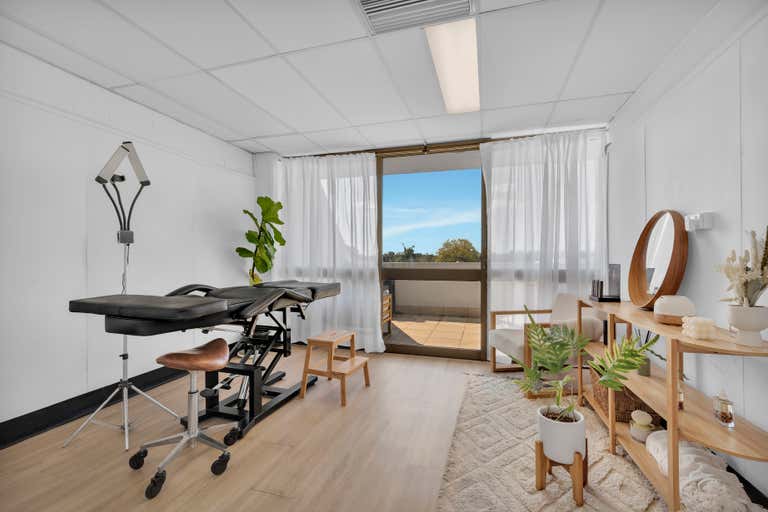 17/97 Poinciana Avenue Tewantin QLD 4565 - Image 1