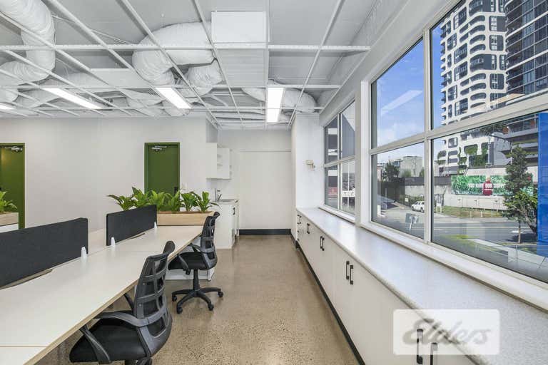 2/17 Peel Street South Brisbane QLD 4101 - Image 2