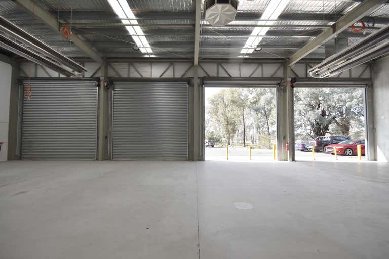 2/688 Drome Street Albury NSW 2640 - Image 2