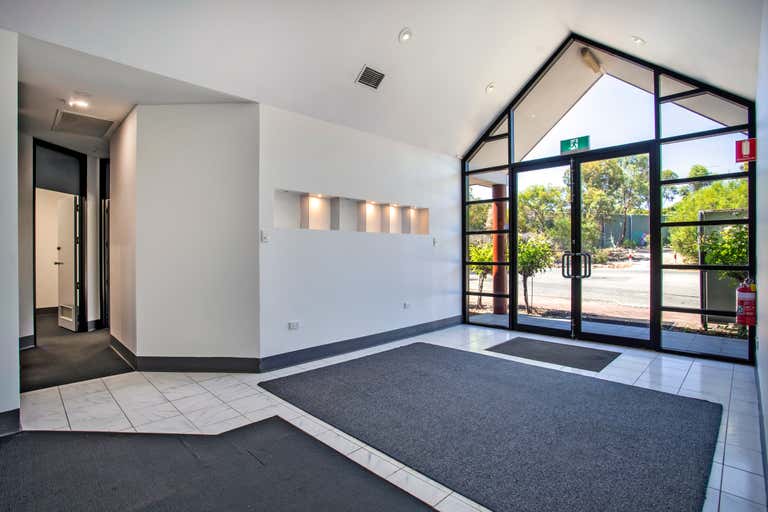 7 Graham Road Darlington SA 5047 - Image 2