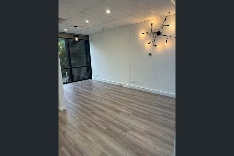 10/70 Racecourse Road North Melbourne VIC 3051 - Image 1