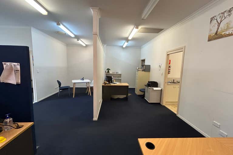 2/62  Main Street Pialba QLD 4655 - Image 2