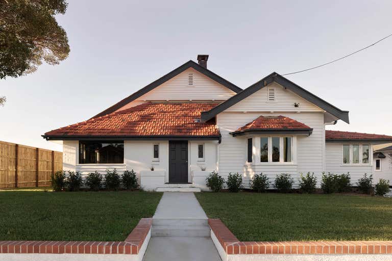 1018 Logan Road Holland Park West QLD 4121 - Image 2