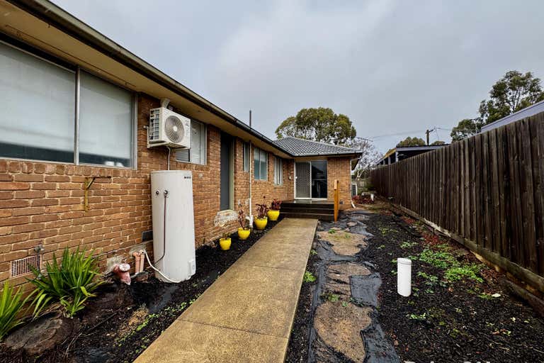 106 Riddell Road Sunbury VIC 3429 - Image 2
