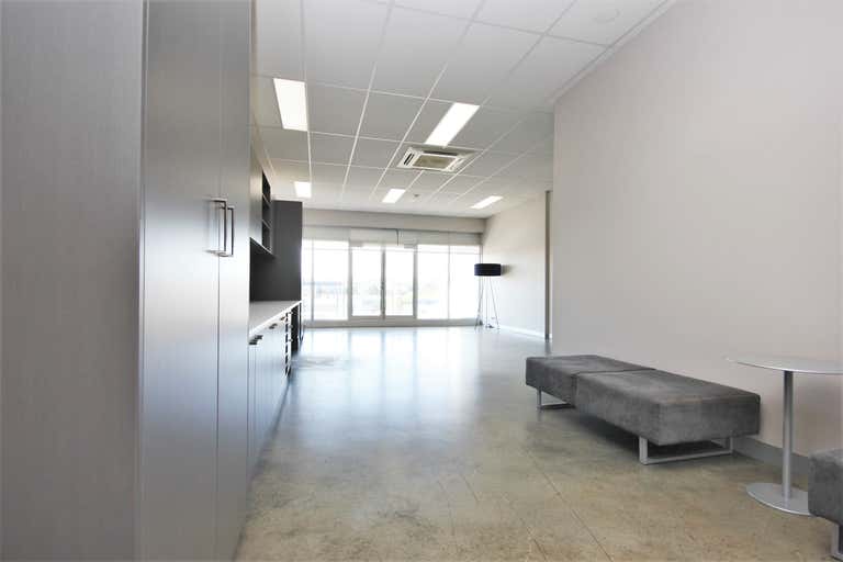 Suite 404, 91-95 Murphy Street Richmond VIC 3121 - Image 2