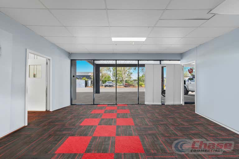 1/300 Cullen Avenue Eagle Farm QLD 4009 - Image 2