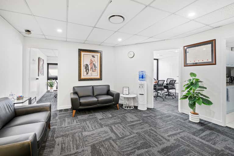 18/42 Bundall Road Bundall QLD 4217 - Image 2