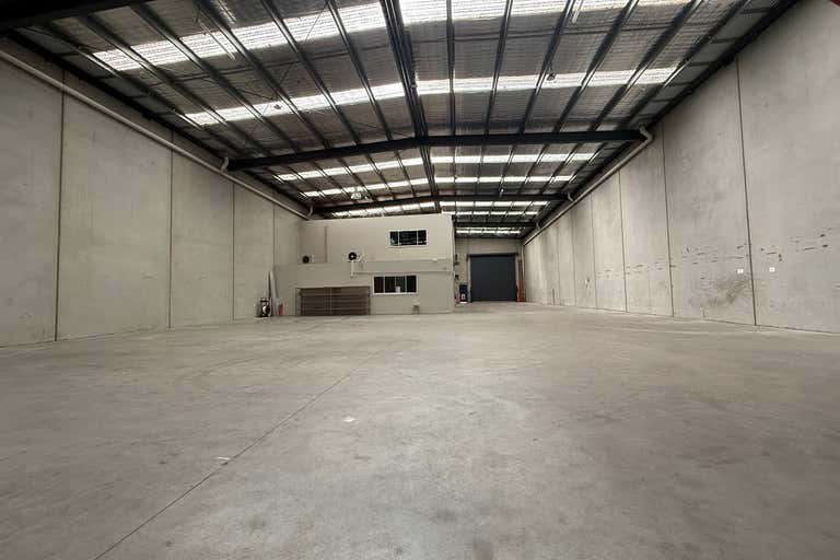 11 Garden Boulevard Dingley Village VIC 3172 - Image 2