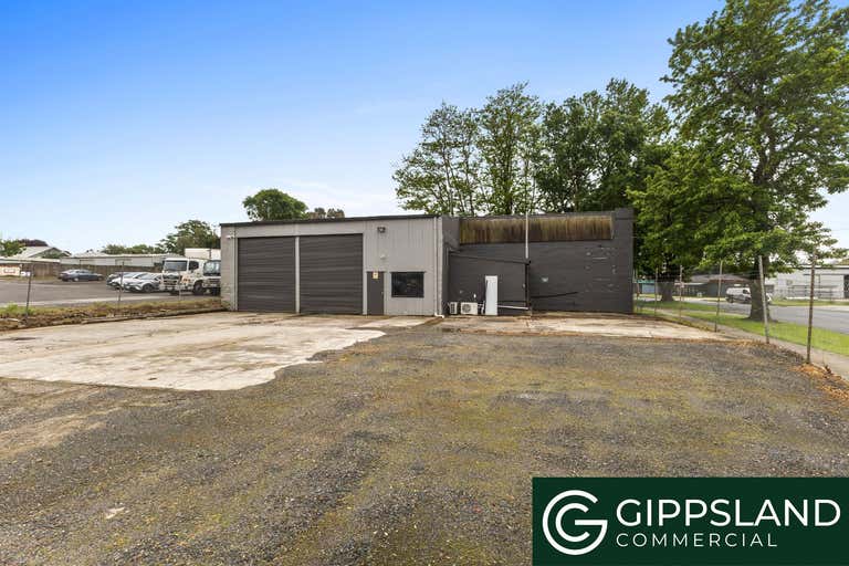 15 Mavis Avenue Warragul VIC 3820 - Image 1