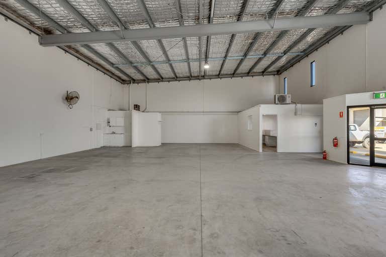 8/24 Carroll Street Wilsonton QLD 4350 - Image 2